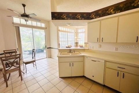 House in New Port Richey, Florida 3 bedrooms, 133.97 sq.m. № 1690377 - photo 8