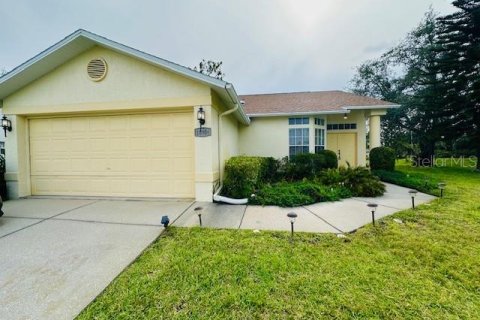 House in New Port Richey, Florida 3 bedrooms, 133.97 sq.m. № 1690377 - photo 1