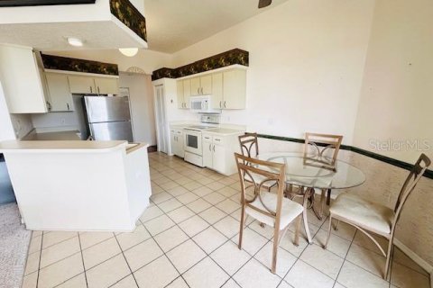 House in New Port Richey, Florida 3 bedrooms, 133.97 sq.m. № 1690377 - photo 10