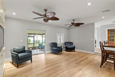 House in Tampa, Florida 3 bedrooms, 213.58 sq.m. № 1690589 - photo 19