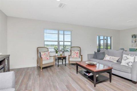 Casa en venta en Wesley Chapel, Florida, 4 dormitorios, 209.96 m2 № 1902655 - foto 6