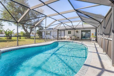 House in Port Charlotte, Florida 3 bedrooms, 117.06 sq.m. № 1578705 - photo 3