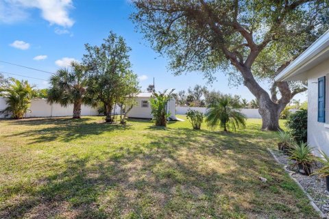 House in Port Charlotte, Florida 3 bedrooms, 117.06 sq.m. № 1578705 - photo 27