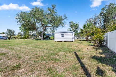 House in Port Charlotte, Florida 3 bedrooms, 117.06 sq.m. № 1578705 - photo 30