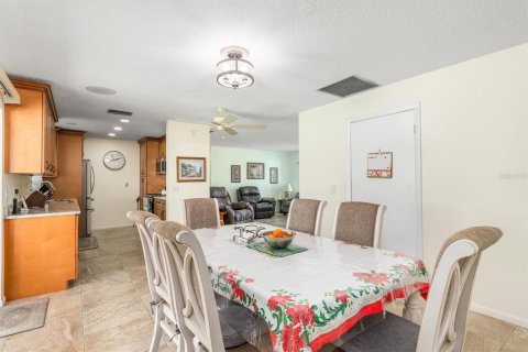 House in Port Charlotte, Florida 3 bedrooms, 117.06 sq.m. № 1578705 - photo 13