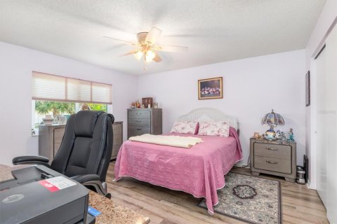 House in Port Charlotte, Florida 3 bedrooms, 117.06 sq.m. № 1578705 - photo 15