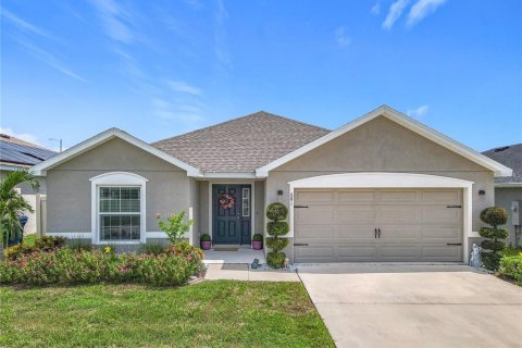 Casa en venta en Winter Haven, Florida, 4 dormitorios, 186.27 m2 № 1899132 - foto 1