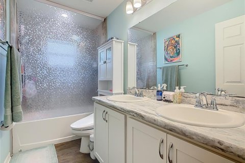 Casa en venta en Winter Haven, Florida, 4 dormitorios, 186.27 m2 № 1899132 - foto 21