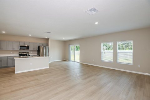 House in Haines City, Florida 4 bedrooms, 206.8 sq.m. № 1665656 - photo 4