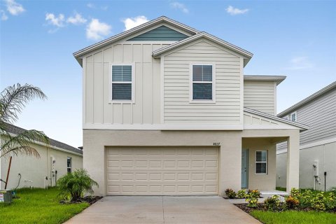 House in Haines City, Florida 4 bedrooms, 206.8 sq.m. № 1665656 - photo 1