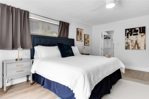 Casa en alquiler en Wilton Manors, Florida, 3 dormitorios, 163.69 m2 № 1989065 - foto 25