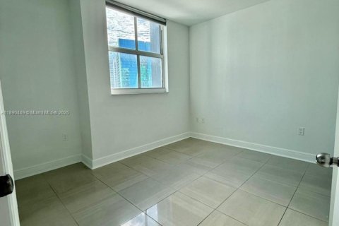 Снять в аренду кондоминиум в Майами, Флорида 2 спальни, 95.04м2, № 1944806 - фото 25