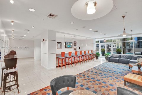 Снять в аренду кондоминиум в Майами, Флорида 2 спальни, 95.04м2, № 1944806 - фото 4
