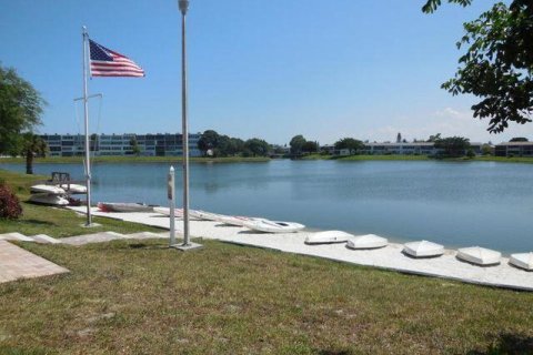 Condo in West Palm Beach, Florida, 2 bedrooms № 2169573 - photo 17