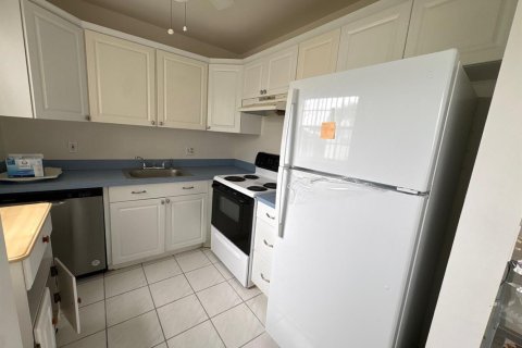 Condo in West Palm Beach, Florida, 2 bedrooms № 2169573 - photo 3