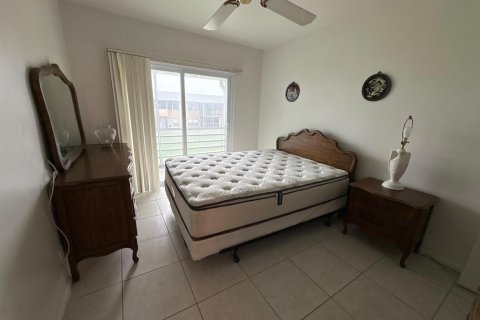 Condo in West Palm Beach, Florida, 2 bedrooms № 2169573 - photo 6