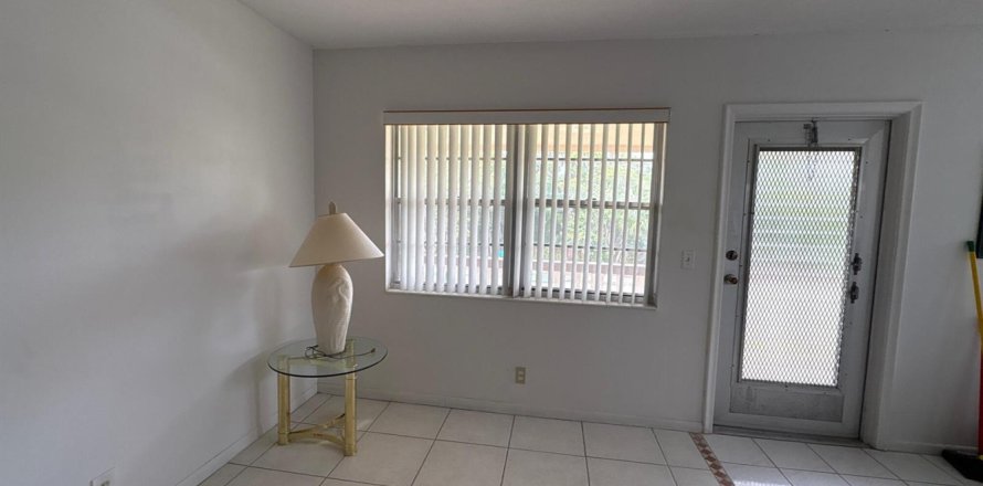 Condo in West Palm Beach, Florida, 2 bedrooms № 2169573