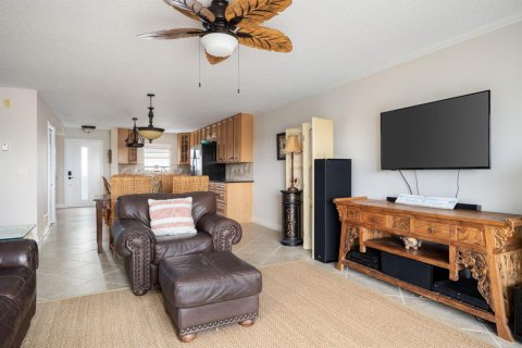 Condo in Vero Beach, Florida, 2 bedrooms  № 2181980 - photo 13