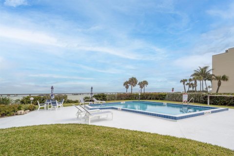 Condo in Vero Beach, Florida, 2 bedrooms  № 2181980 - photo 25