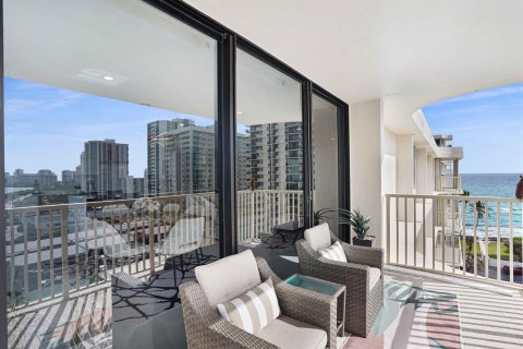 Condo in Riviera Beach, Florida, 2 bedrooms № 2082485 - photo 16