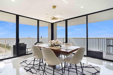 Condo in Riviera Beach, Florida, 2 bedrooms № 2082485 - photo 4