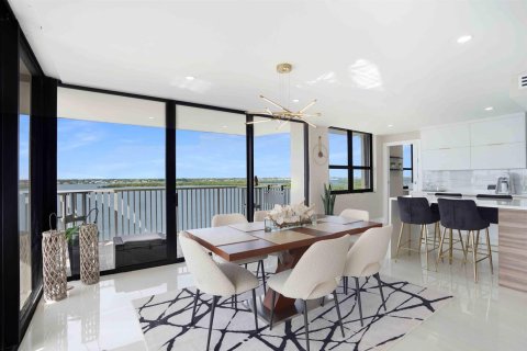 Condo in Riviera Beach, Florida, 2 bedrooms № 2082485 - photo 3