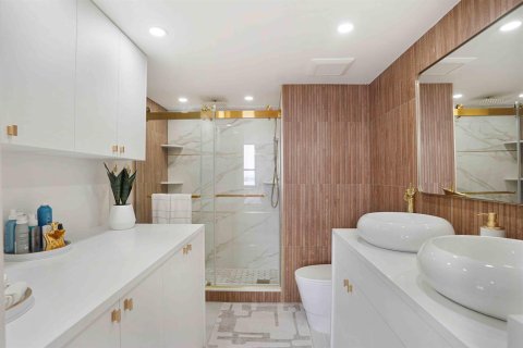 Condo in Riviera Beach, Florida, 2 bedrooms № 2082485 - photo 24