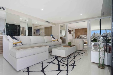 Condo in Riviera Beach, Florida, 2 bedrooms № 2082485 - photo 12