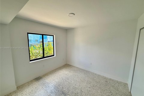 Copropriété à louer à Miami, Floride: 2 chambres, 74.32 m2 № 1941645 - photo 7