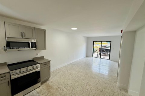 Copropriété à louer à Miami, Floride: 2 chambres, 74.32 m2 № 1941645 - photo 3