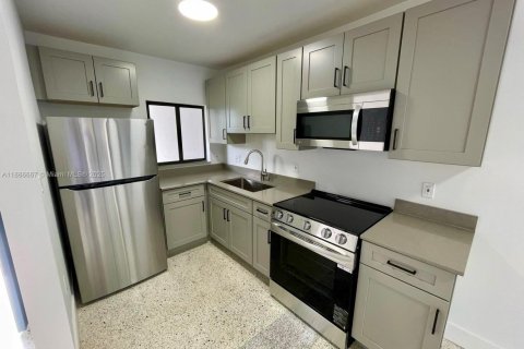 Copropriété à louer à Miami, Floride: 2 chambres, 74.32 m2 № 1941645 - photo 4