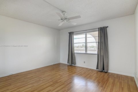 Condominio en venta en Coconut Creek, Florida, 2 dormitorios № 1874506 - foto 13