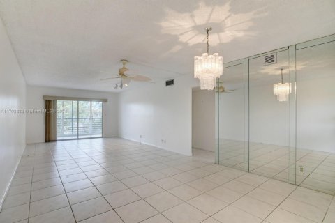 Condominio en venta en Coconut Creek, Florida, 2 dormitorios № 1874506 - foto 3