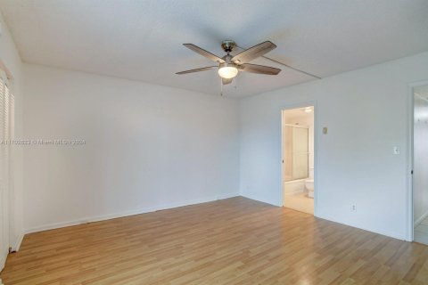 Condominio en venta en Coconut Creek, Florida, 2 dormitorios № 1874506 - foto 10