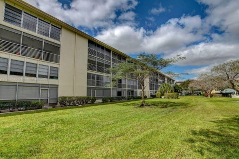 Condominio en venta en Coconut Creek, Florida, 2 dormitorios № 1874506 - foto 15