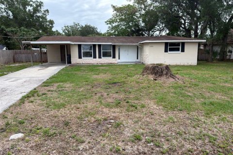 House in Tampa, Florida 3 bedrooms, 129.41 sq.m. № 2104587