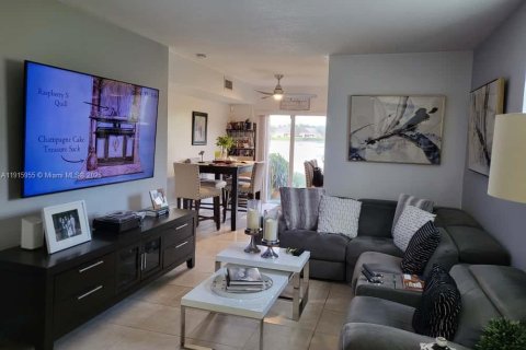 Copropriété à louer à Homestead, Floride: 3 chambres, 111.11 m2 № 1971876 - photo 6