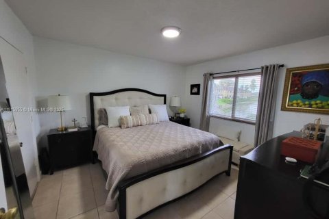 Copropriété à louer à Homestead, Floride: 3 chambres, 111.11 m2 № 1971876 - photo 12