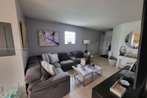 Copropriété à louer à Homestead, Floride: 3 chambres, 111.11 m2 № 1971876 - photo 4