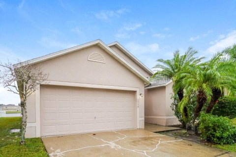 House in Kissimmee, Florida 4 bedrooms, 172.33 sq.m. № 2220224 - photo 3