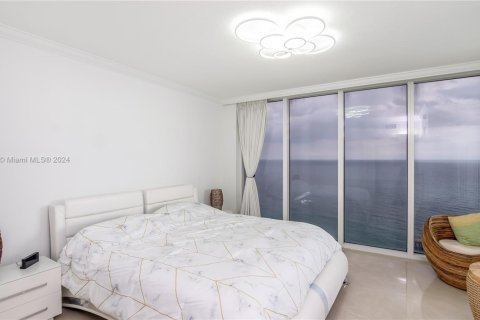 Condo in Sunny Isles Beach, Florida, 2 bedrooms  № 1811220 - photo 28