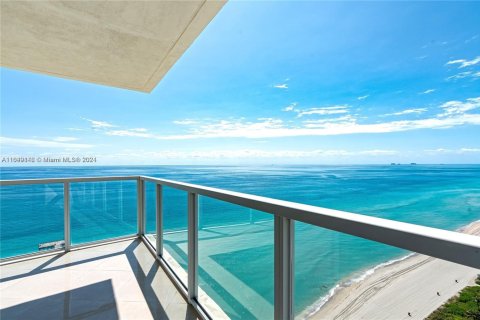 Condo in Sunny Isles Beach, Florida, 2 bedrooms  № 1811220 - photo 2