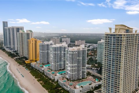 Condo in Sunny Isles Beach, Florida, 2 bedrooms  № 1811220 - photo 5