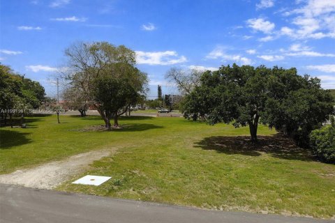 Купить коммерческую недвижимость в Майами, Флорида № 2063064 - фото 3