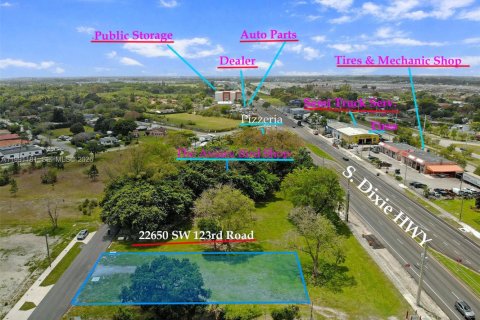 Коммерческая недвижимость в Майами, Флорида № 2063064