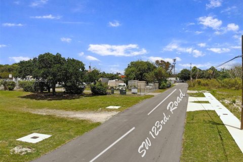 Купить коммерческую недвижимость в Майами, Флорида № 2063064 - фото 13