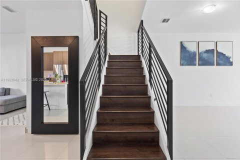 Touwnhouse à vendre à Miami, Floride: 3 chambres, 164.99 m2 № 1976782 - photo 14
