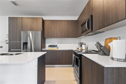 Touwnhouse à vendre à Miami, Floride: 3 chambres, 164.99 m2 № 1976782 - photo 10