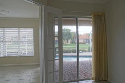 House in Boynton Beach, Florida 3 bedrooms, 213.58 sq.m. № 1840863 - photo 14