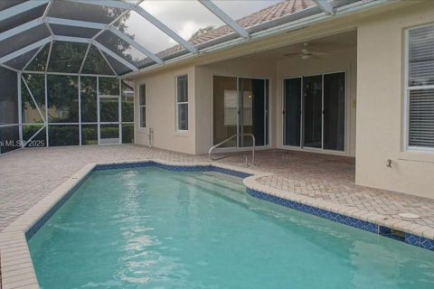 House in Boynton Beach, Florida 3 bedrooms, 213.58 sq.m. № 1840863 - photo 8